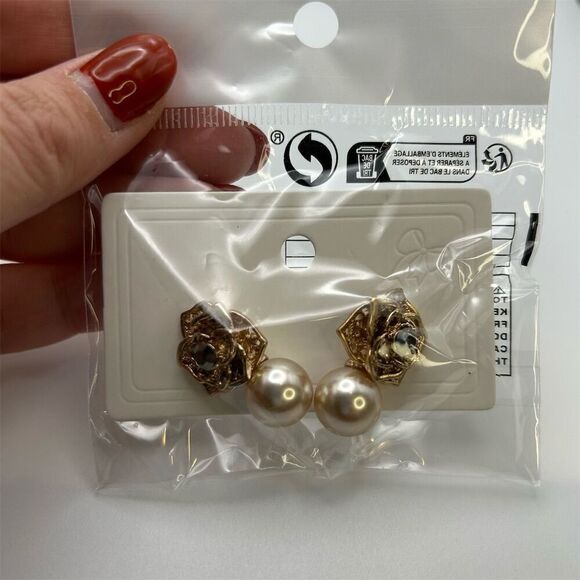 Textured Bronze Floral Stud Earrings with Faux Pearl Drop Classic Elegant - Picture 8 of 10